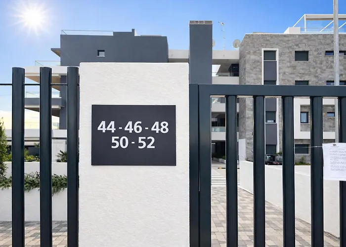 In With Wifi Apartment